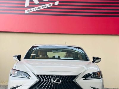 سياره لكزس اي اس